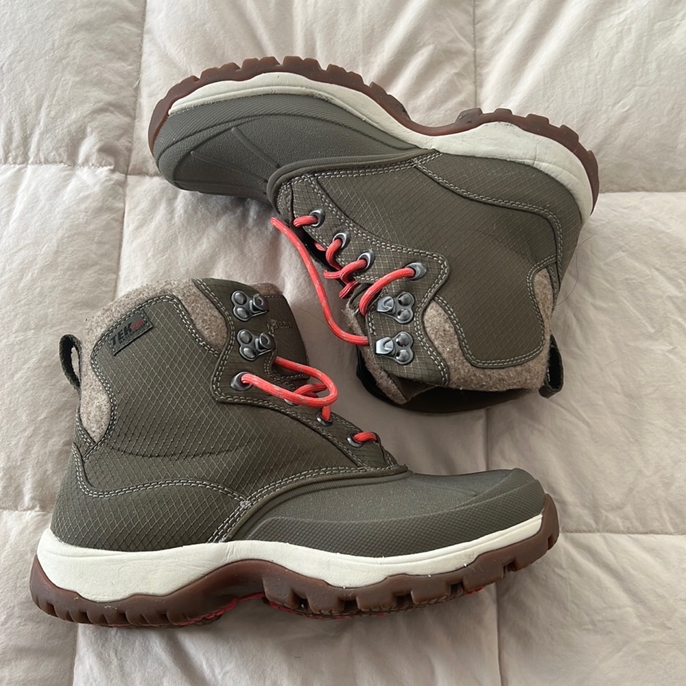 Brand New Women’s L.L Bean Boots